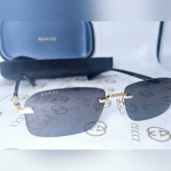 Gucci Black and Gold Unisex Sunglasses - Picture 7 of 16